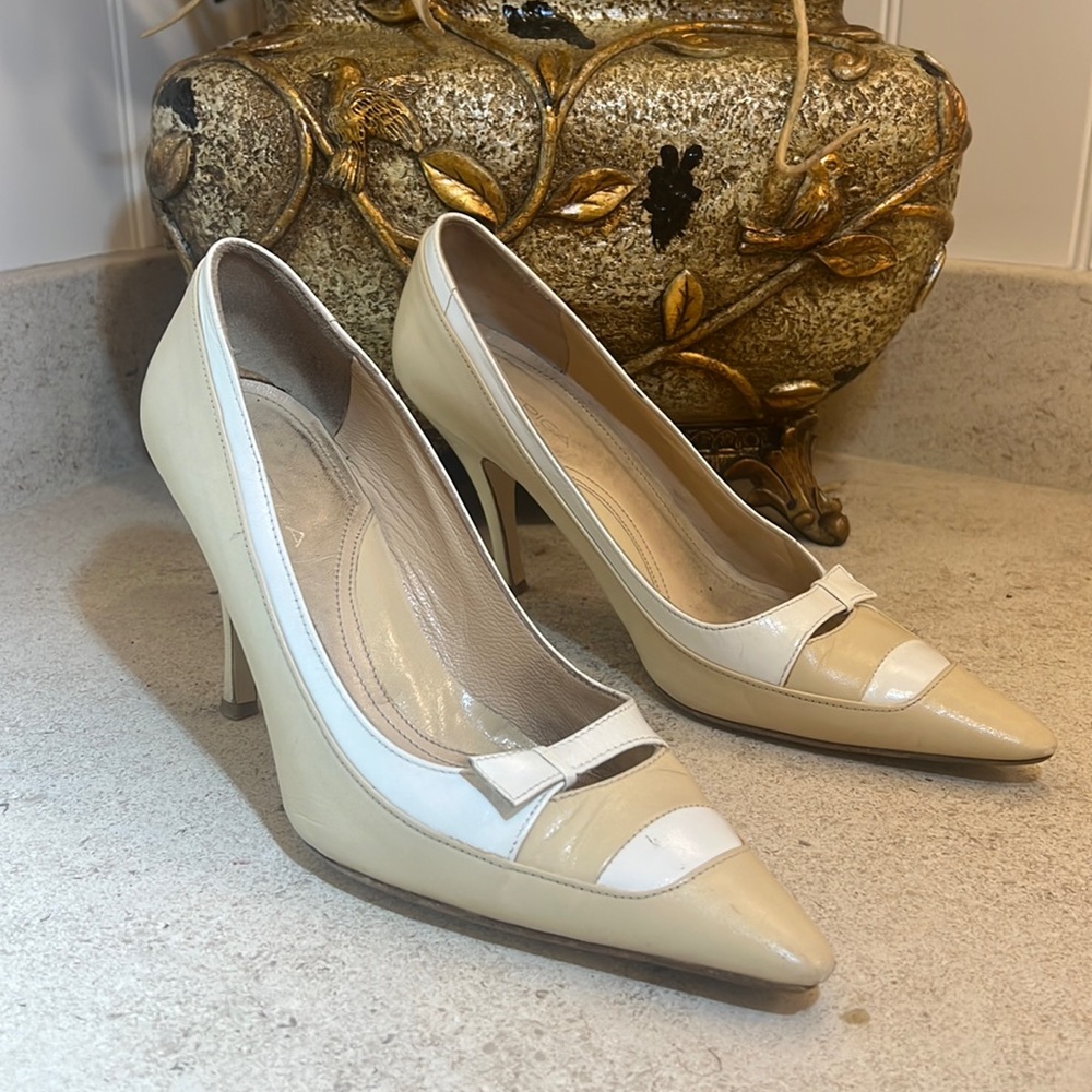 Via Spiga Beige  Color-block Heels Pumps Heels